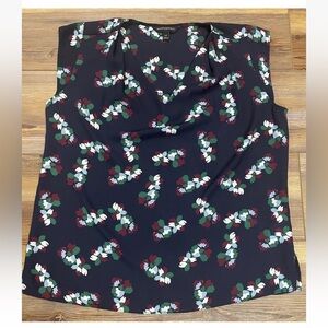 Banana Republic Sleeveless Blouse Petite Small Size SP Navy Blue Floral V-neck